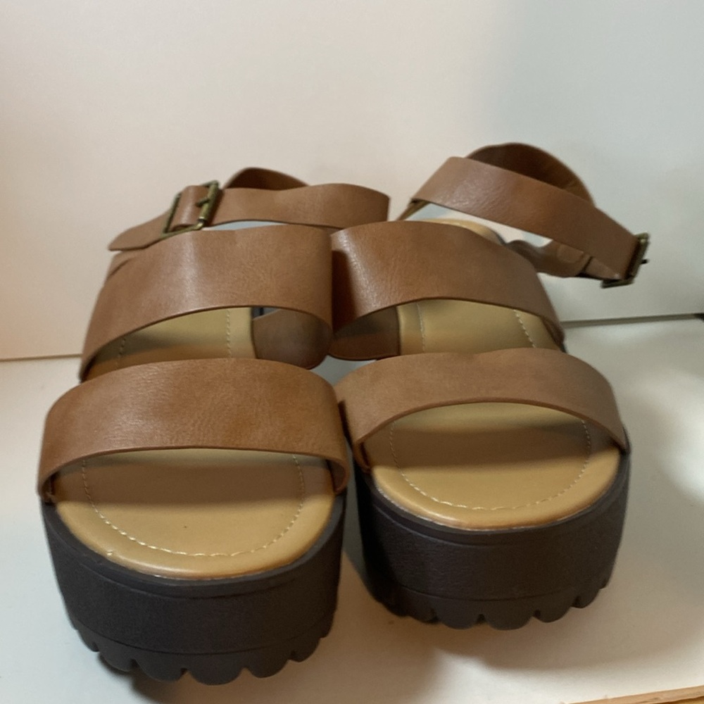 NWOT Y2K Soda Women’s Dual Ankle Strap Approximately 3” Platform Sandals Chunky